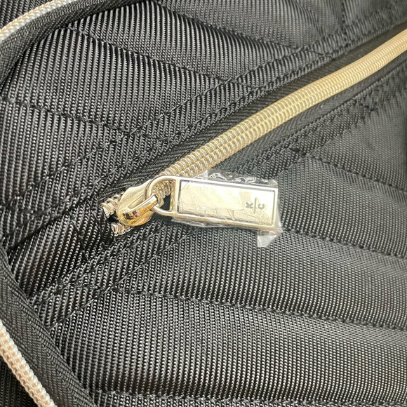 Kenneth Cole Reaction backpack - Picture 9 of 11